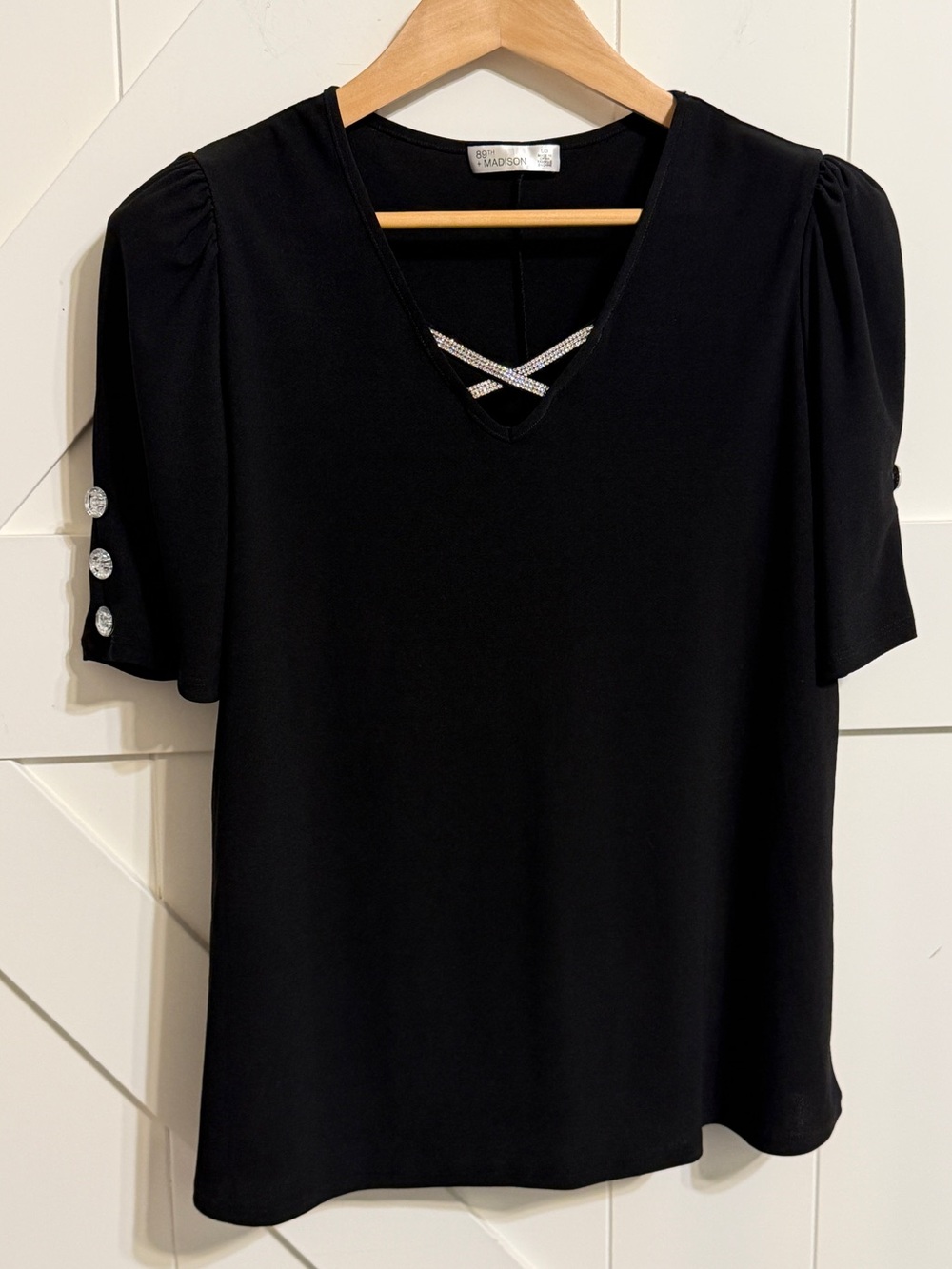89th + Madison Women’s Large Black Rhinestone V Neck Puff Sleeve Blouse
